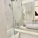 Com Banheiro Privativo Na Baixa Lisboa